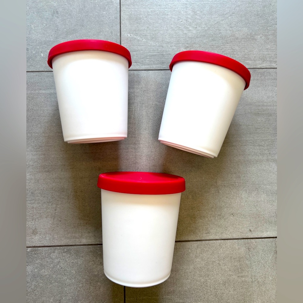 Set of Three Red & White Containers, 4 Cup capacity. Silicon lids. DW safe too!